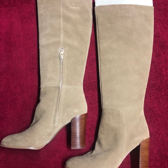 Kenneth Cole Suede Boots -BRAND NEW w/box - Picture 2 of 3